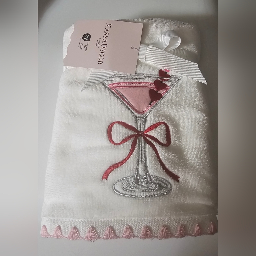 KassaDecor Martini Heart Embroidered Hand Towels NWT - Picture 2 of 3